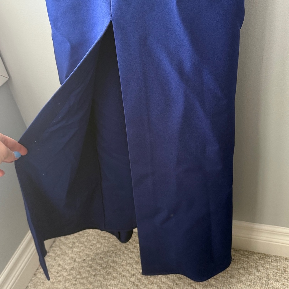 BCBGMAXAZRIA Amalie Off-The-Shoulder Stretch Crepe Gown - Picture 13 of 16